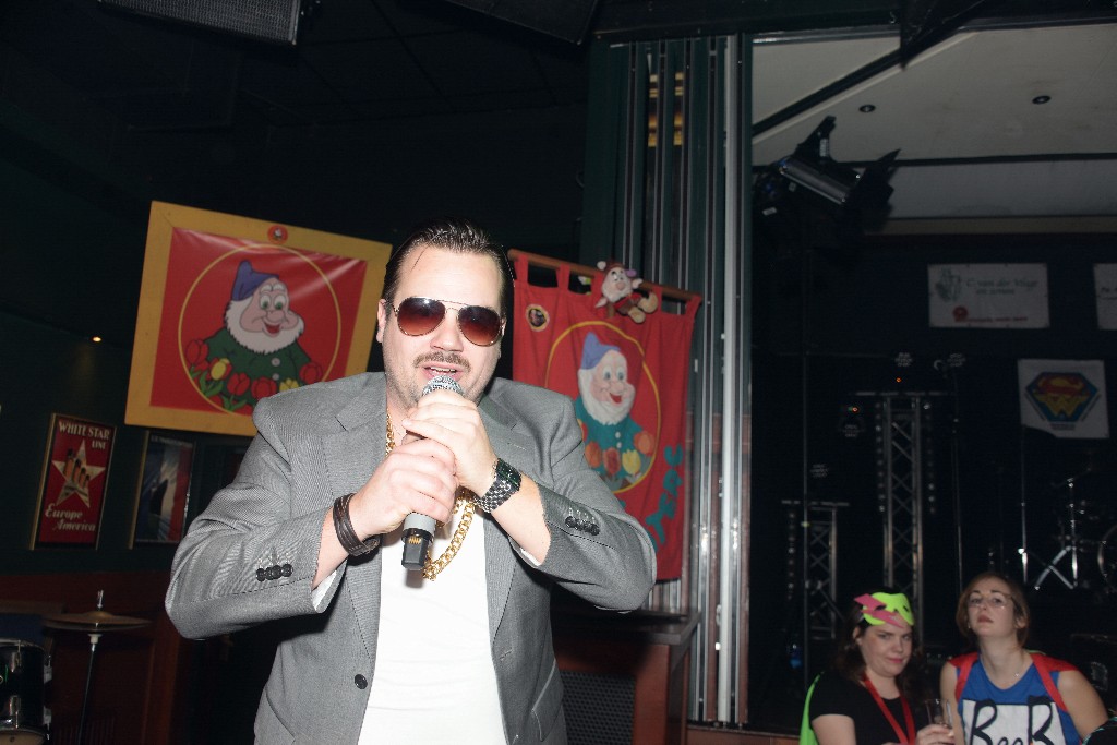 ../Images/Held op sokken feest 102.jpg